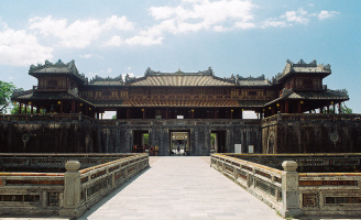 Kiến trúc đặc sắc Ngọ Môn trước kinh thành Huế