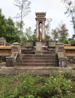 Ngôi mộ chung của hai nhà yêu nước ở Huế