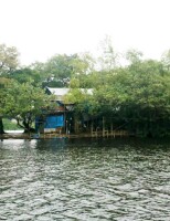 Ốc đảo giữa sông Hương